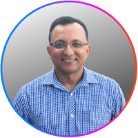 Kedia_Mahesh_headshot_Headshot_light_with gradient